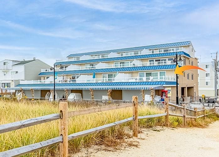 1st image of 4200 Boardwalk Unit 101