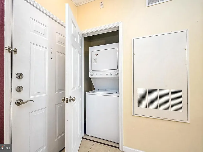 12905 Centre Park Cir #404 — Photo 11