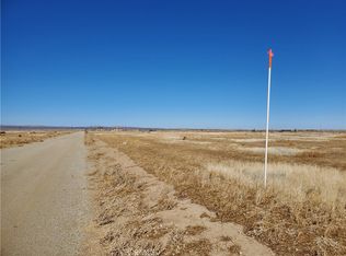 2 Ac Ave #D12, Lancaster, CA 93535