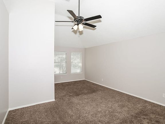 3rd image of 950 Sylvan Creek Dr