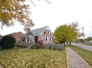 1338 Hazel Ct, Des Plaines, IL 60018