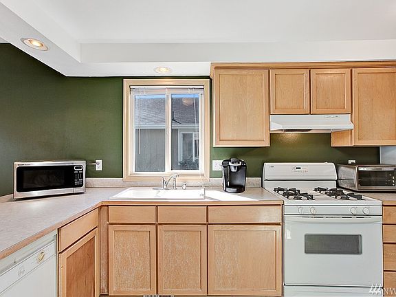 3rd image of 15111 45th Ave NE