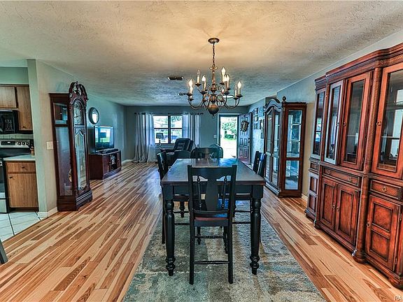 5th image of 3369 N Tamarisk Ave