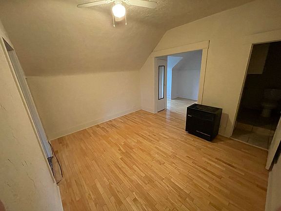 4th image of 987 E Bryan Ave #6