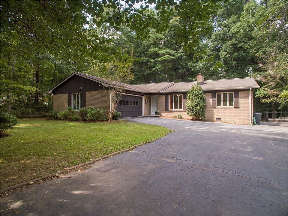 1st image of 214 Navaho Dr