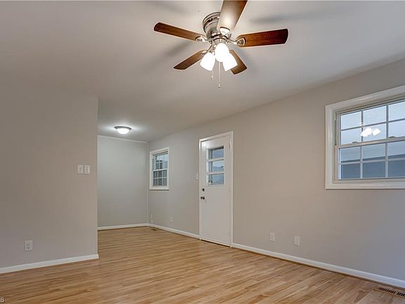 5th image of 4106 Sheridan Rd