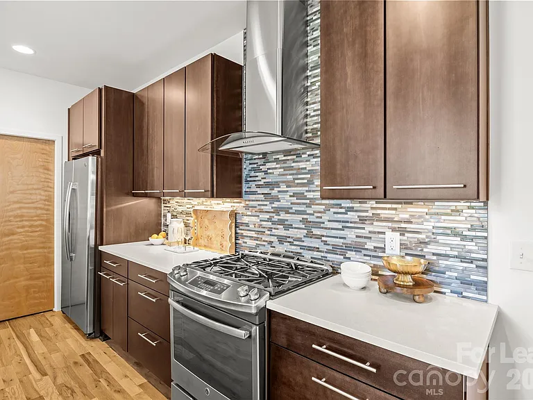 918 Greenleaf Ave — Photo 18