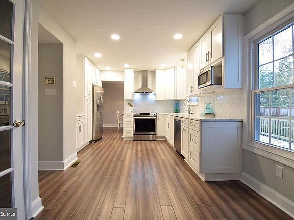 5th image of 274 Thor Bridge Ct