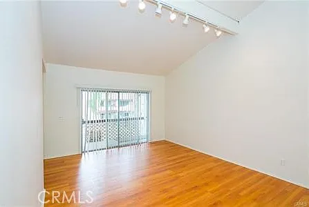 700 W La Veta Ave #R6 — Photo 4