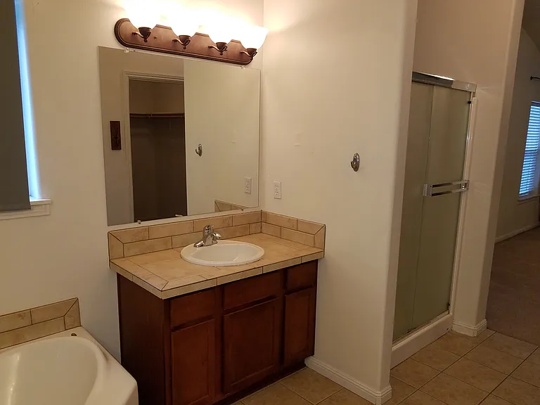 14409 NE 9th Ct — Photo 15
