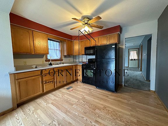 3rd image of 817 S 16th St