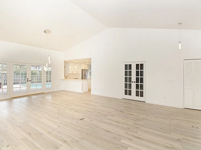 896 Rose Ct — Photo 24