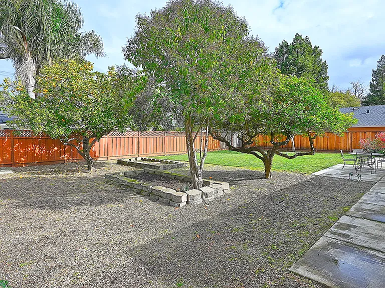 312 Gloria Dr — Photo 13