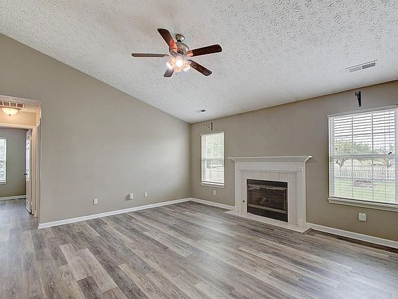 4th image of 17717 Windwood Cir