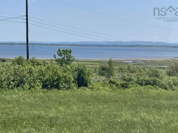 6 Saltwater Dr, Cumberland, NS B0K 1E0