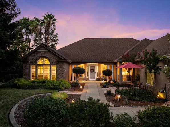 1526 Gold Hills Dr, Redding, CA 96003