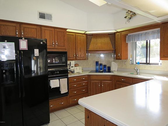 5th image of 248 E Country Club Dr