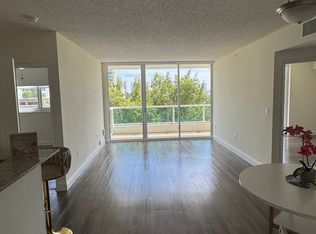 17000 N Bay Rd #512, North Miami Beach, FL 33160