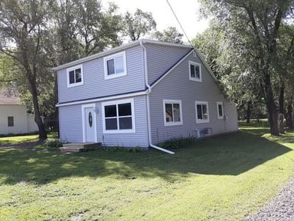 3rd image of 114 River Dr