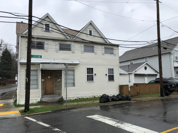 2 Cleveland St, Plains, PA 18705