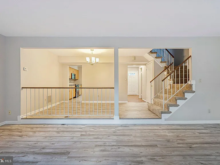 2917 Village Spring Ln — Photo 27