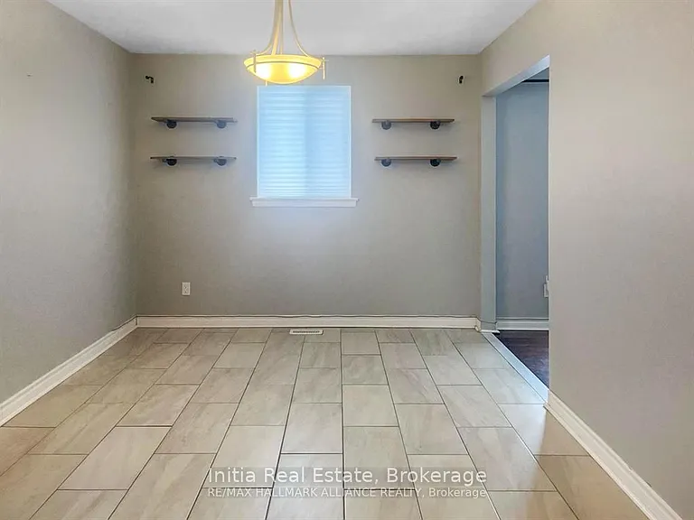 15 Grove Park Cres #MAIN — Photo 6
