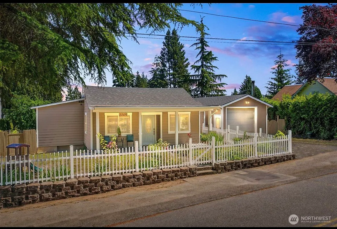 3 bed, 2071 sqft, $3,300 — Photo 1