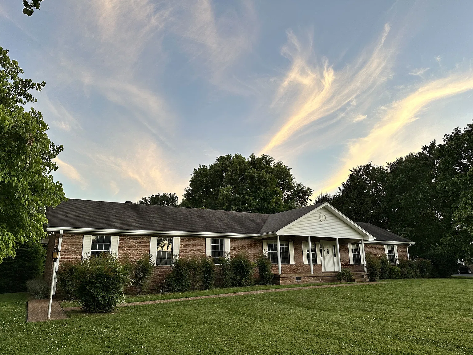 3 bed, 1411 sqft, $3,000 — Photo 2