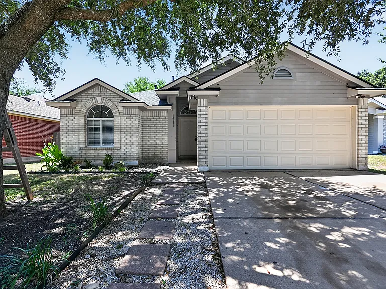 14511 Oliphant St — Photo 1