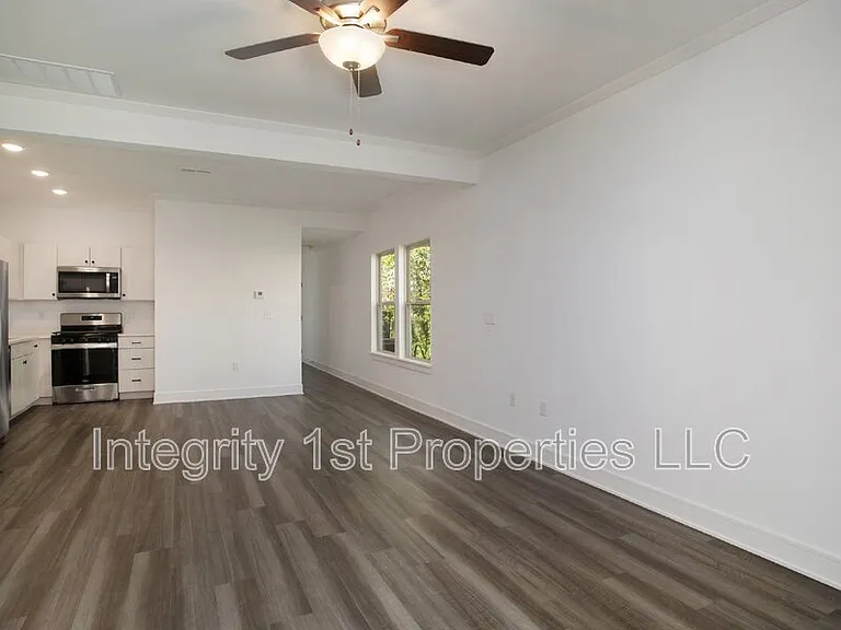 8831 N Helena Ave — Photo 6
