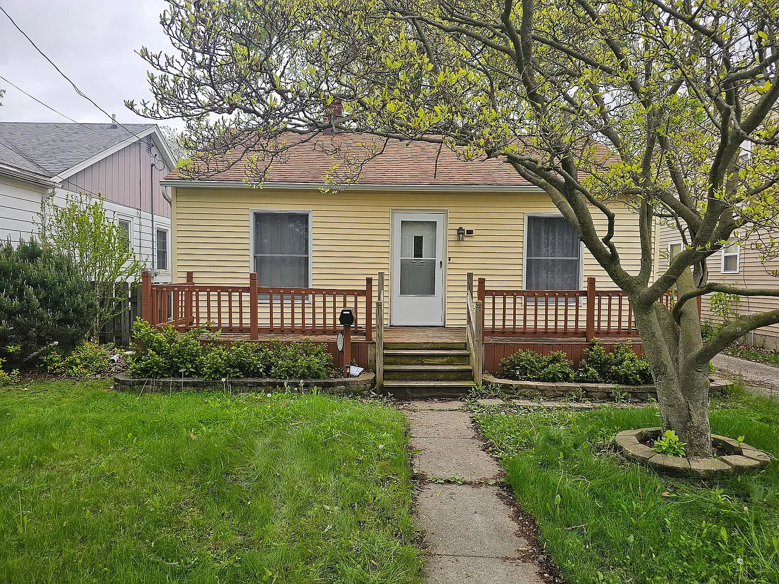 3 bed, 1042 sqft, $1,150 — Photo 1