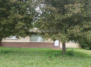 2136 SW Fairlawn Rd, Topeka, KS 66614