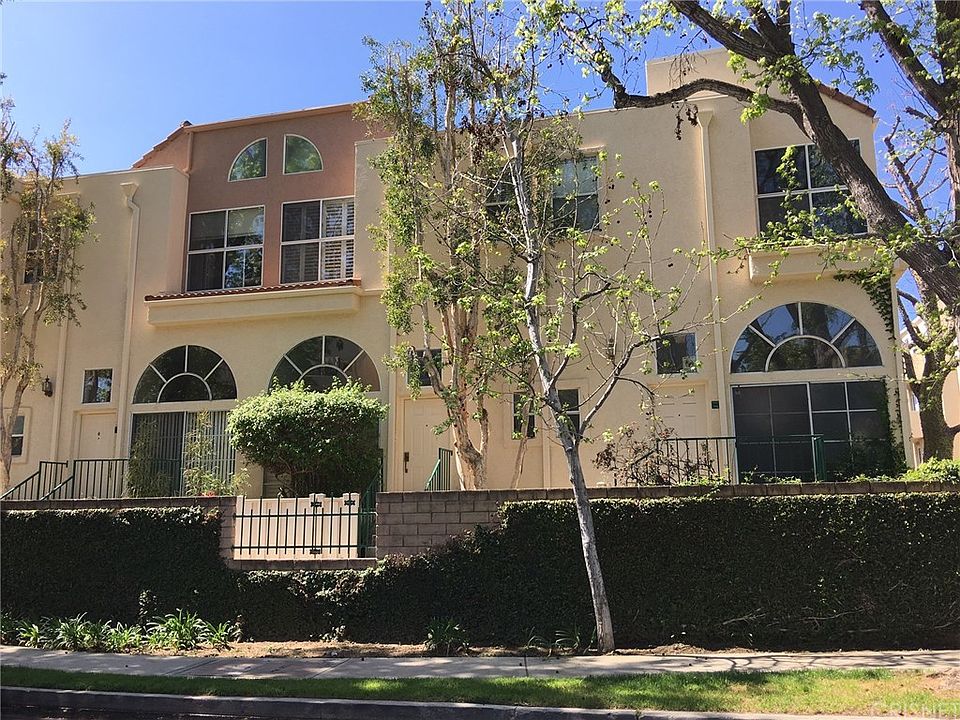 1st image of 5455 Sylmar Ave APT 2403