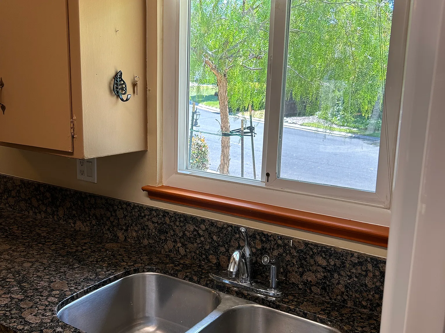 3 bed, 1350 sqft, $2,900 — Photo 4