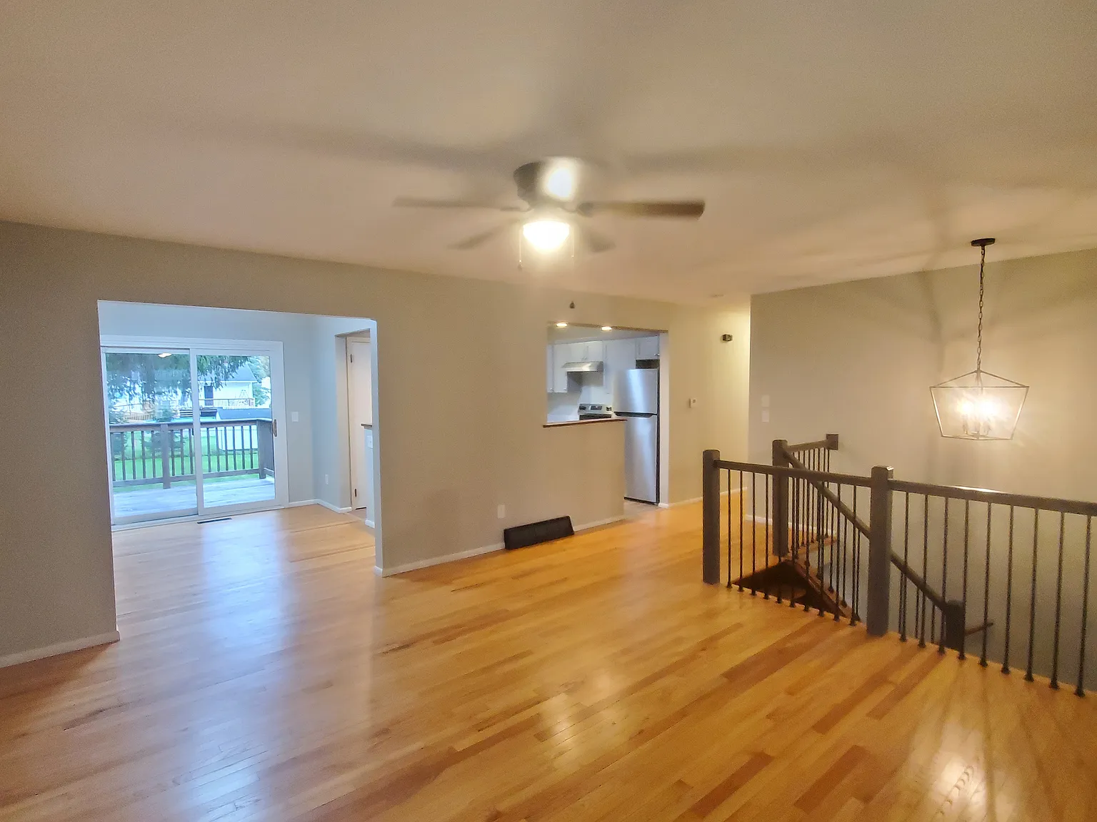 3 bed, 1.5 bath, 1573 sqft, $2,400 — Photo 1