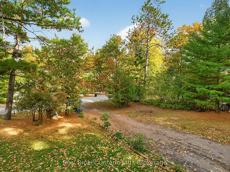 1950 Champlain Rd — Photo 3