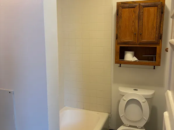 427 Orange St #3R, Springfield, MA 01108