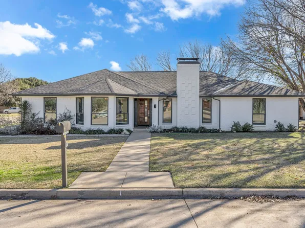 1 Brook Creek Ct, Trophy Club, TX 76262