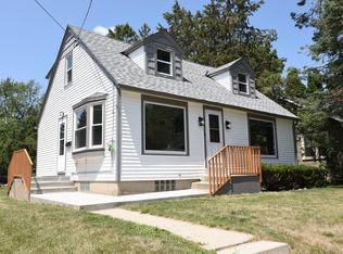 416 S Worthington St, Oconomowoc, WI 53066