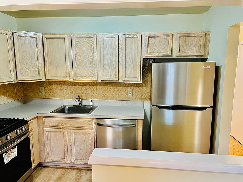 1st image of 3348 Bruner Ave #3