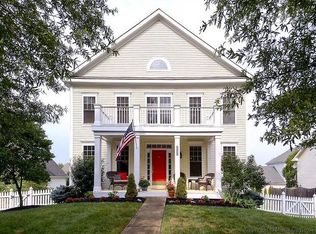 821 Monroe St, Herndon, VA 20171