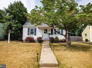 32 Collins Rd, Hamilton, NJ 08619