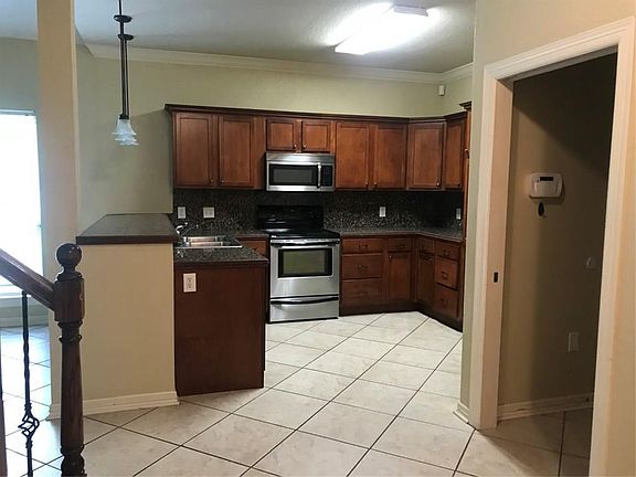 5th image of 2622 E Turtle Creek Dr