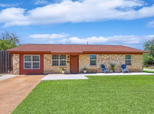 2201 Meadow Lark Ln, Irving, TX 75060