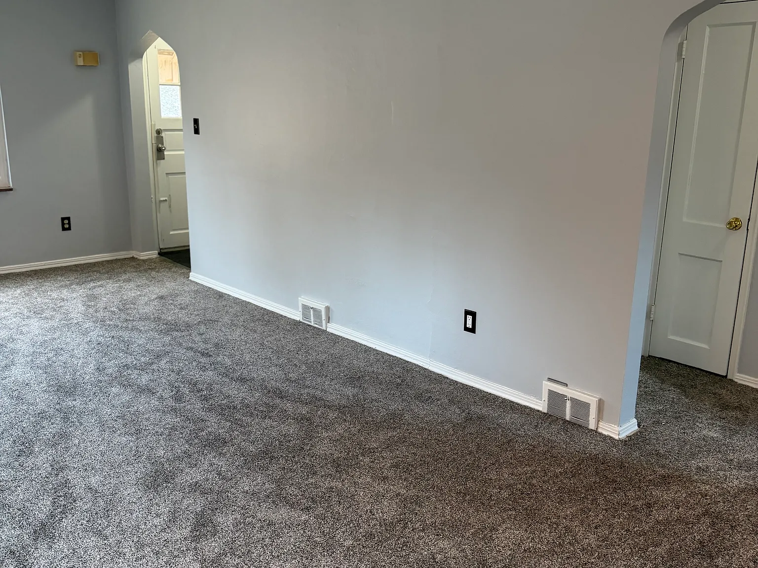 2 bed, 796 sqft, $1,850 — Photo 2