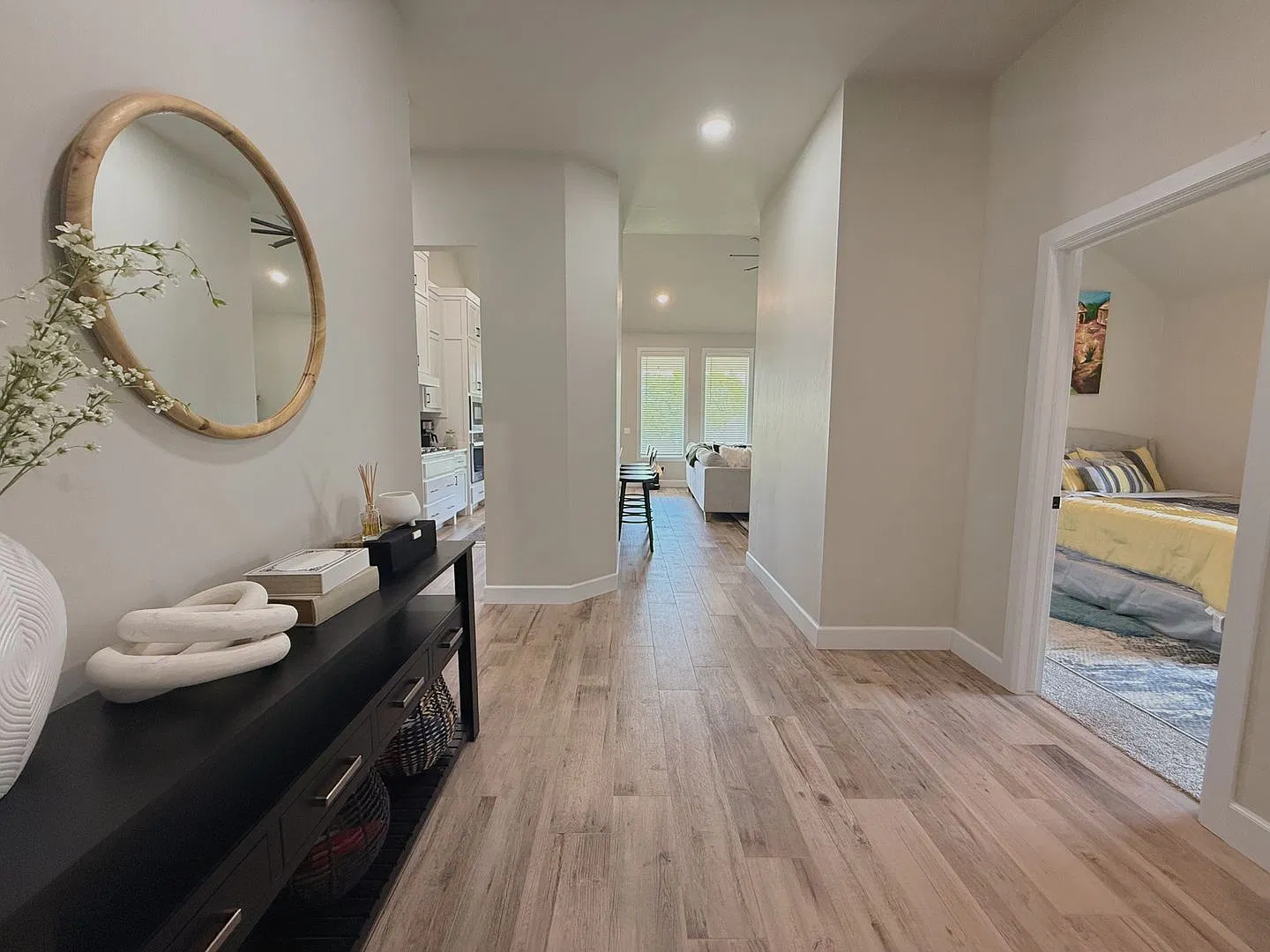 Immaculate Home in Deer Creek Park! — Photo 2