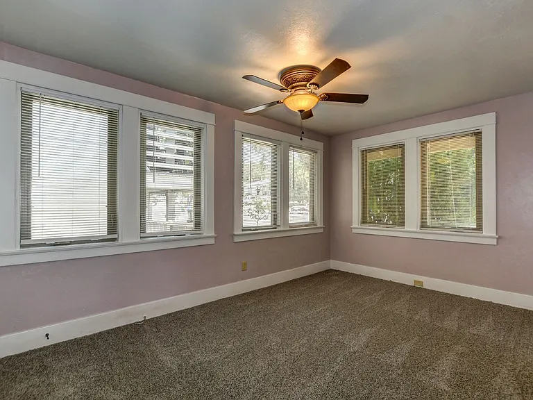 149 S Washington St — Photo 15