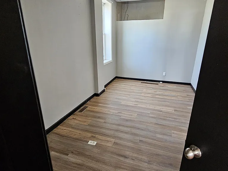 602 W Burlington Ave — Photo 3