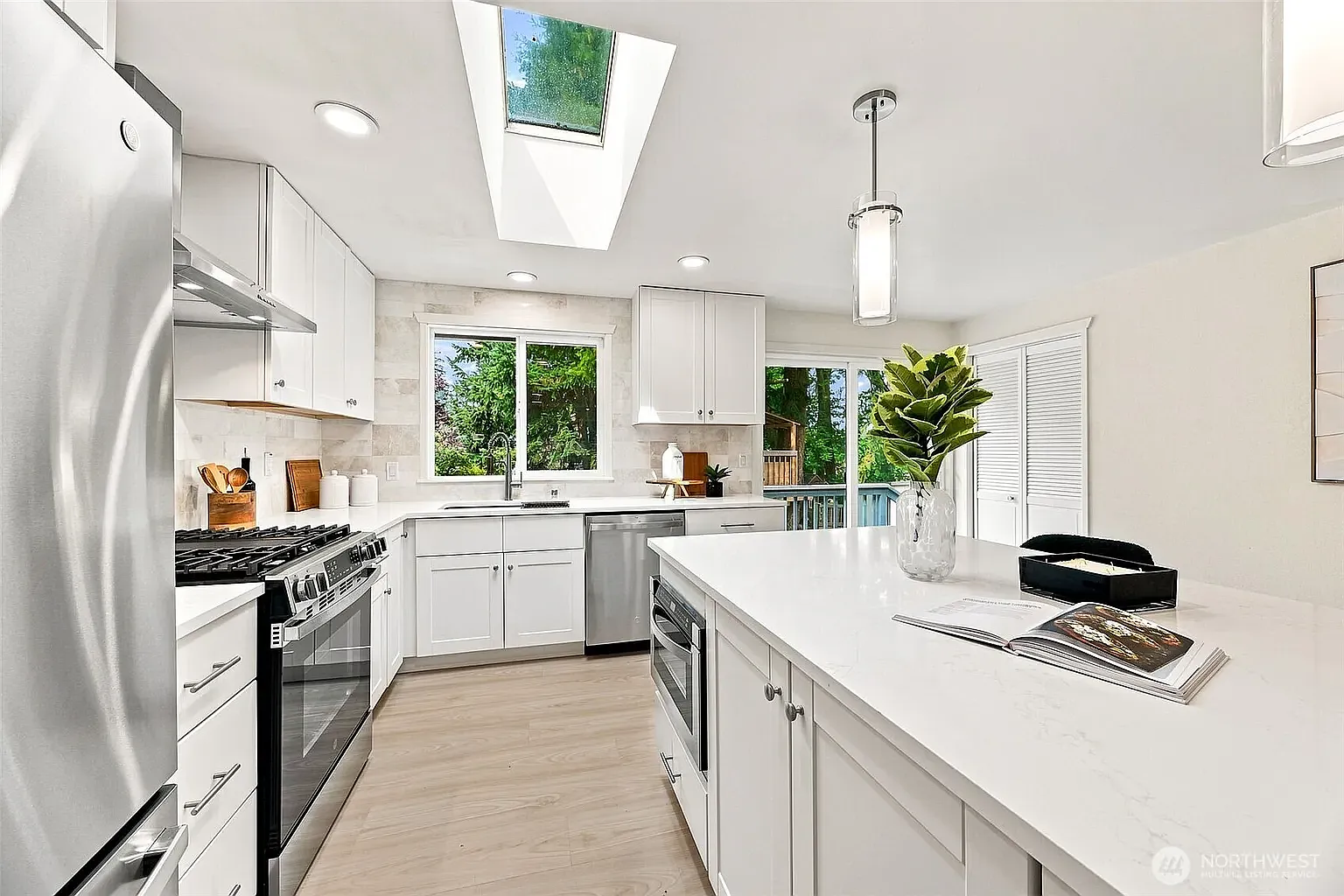 3 bed, 1513 sqft, $3,900 — Photo 4