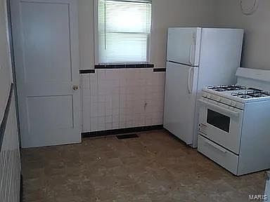 4th image of 6602 Hazen Ave